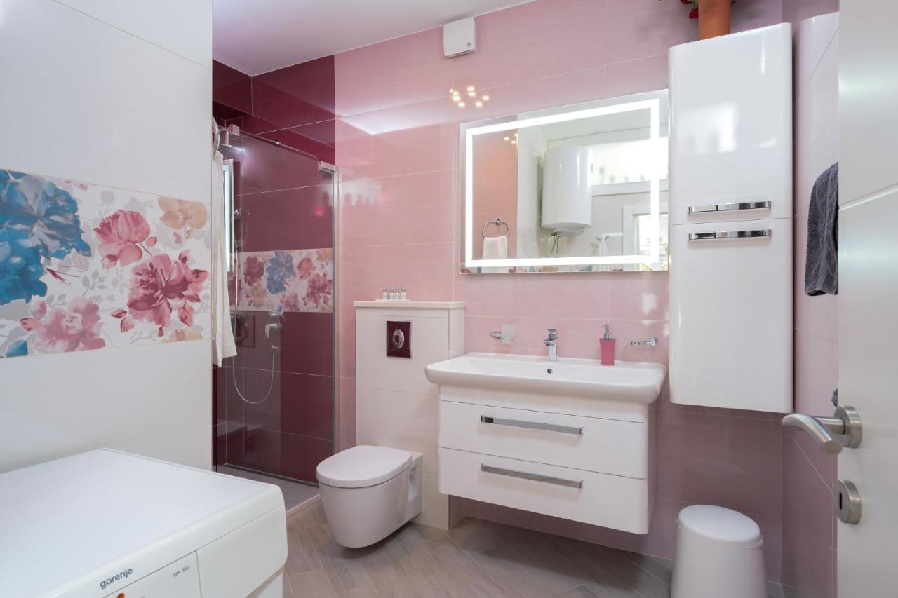 Villa Capitis In The Center- Luxury Apartment With Swimming Pool Hvar Town Exterior photo